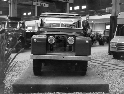 Applications of rear-view mirrors from the 'metal' period.